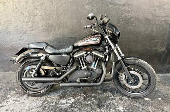 HARLEY-DAVIDSON SPORTSTER XL 883 R 